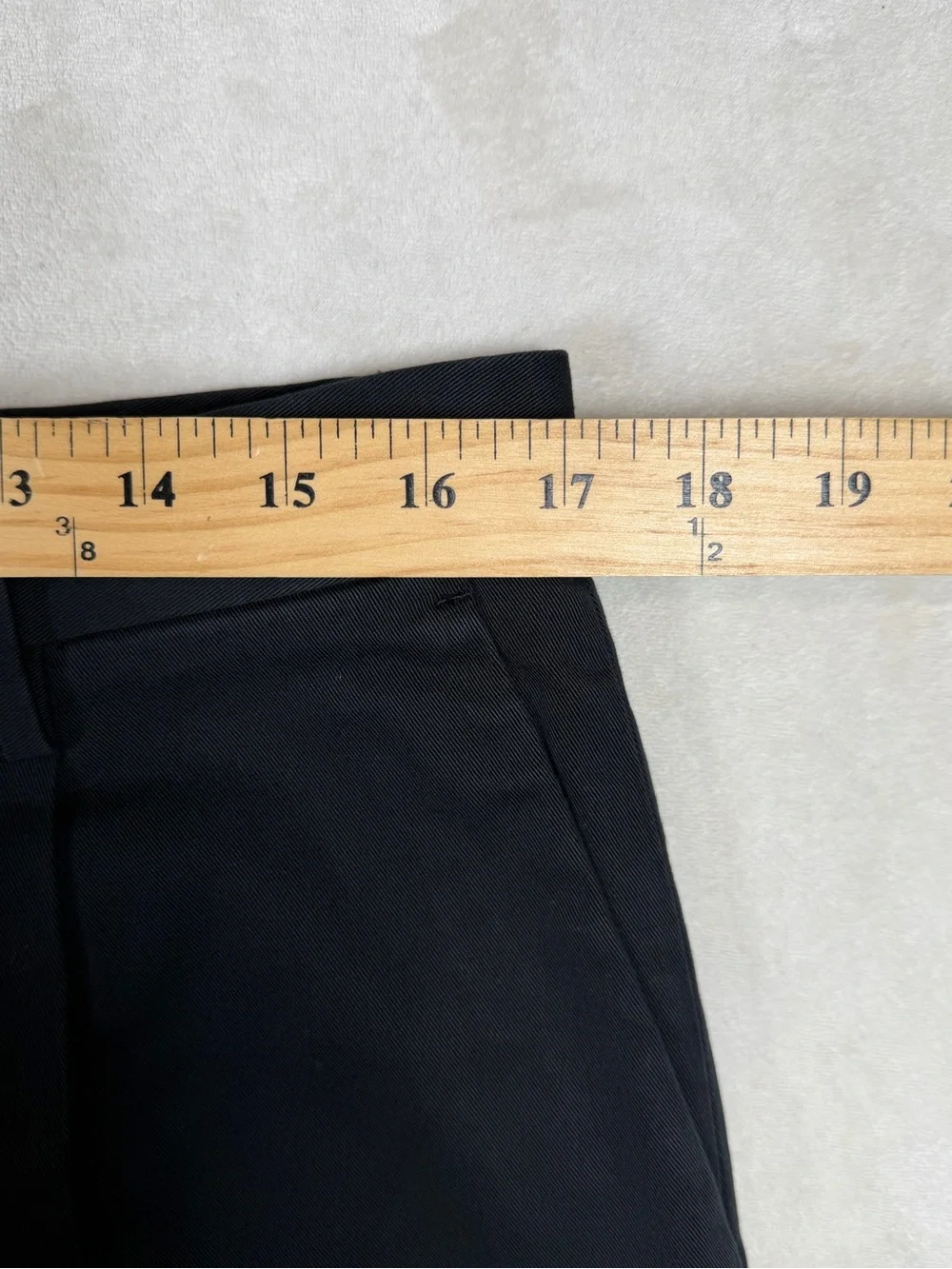 NWT Banana Republic 33W 31L Tapered Fit Men's Classic Black Chinos Pants